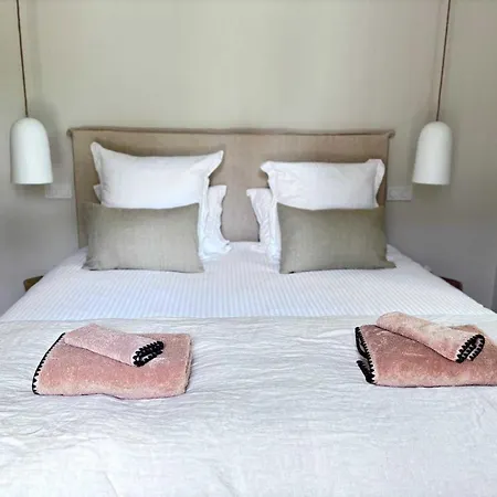 Exceptional 5 Bedroom House Near The *