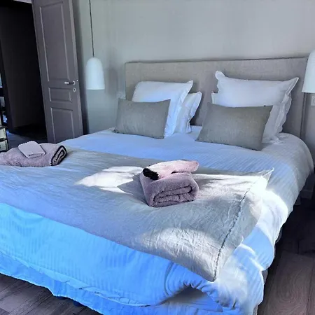 Exceptional 5 Bedroom House Near The Hébergement de vacances Trouville-sur-Mer