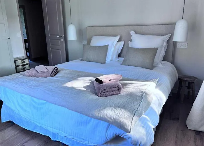 Exceptional 5 Bedroom House Near The Hébergement de vacances Trouville-sur-Mer