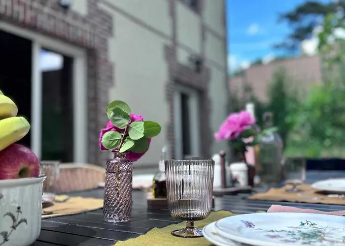 Exceptional 5 Bedroom House Near The *