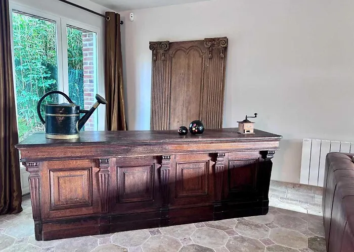 Exceptional 5 Bedroom House Near The *