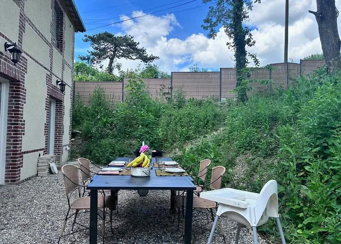 Exceptional 5 Bedroom House Near The Hébergement de vacances