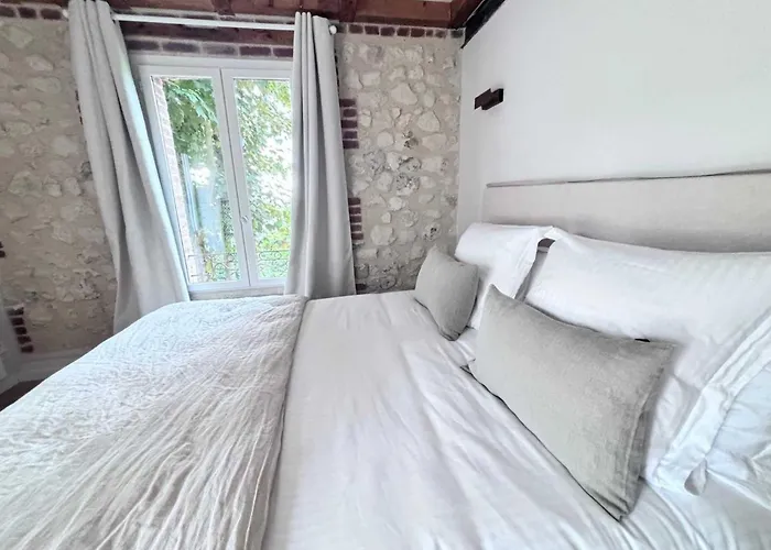 Exceptional 5 Bedroom House Near The Hébergement de vacances *