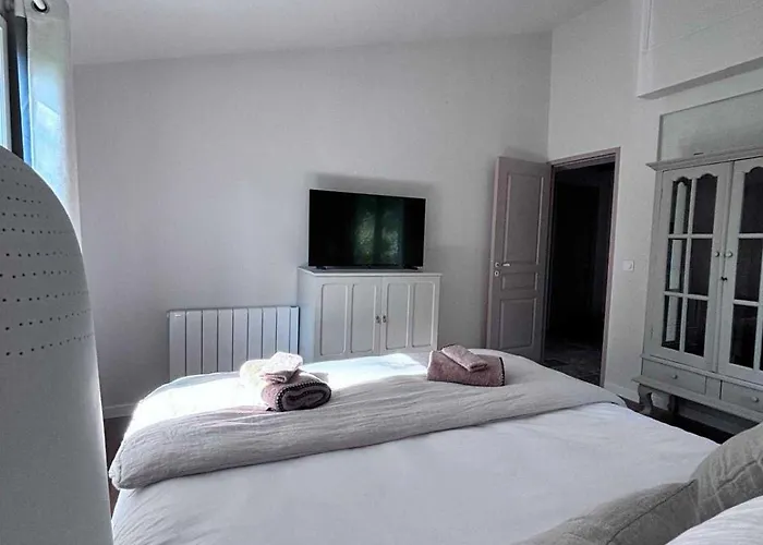 Hébergement de vacances Exceptional 5 Bedroom House Near The *