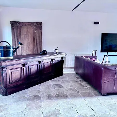 Holiday home Exceptional 5 Bedroom House Near The *