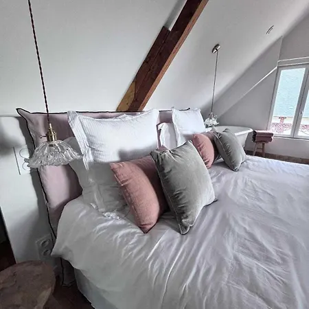 Exceptional 5 Bedroom House Near The トルヴィル＝シュル＝メール