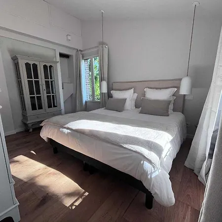 Exceptional 5 Bedroom House Near The Holiday home