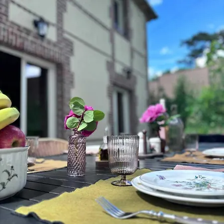 Exceptional 5 Bedroom House Near The *