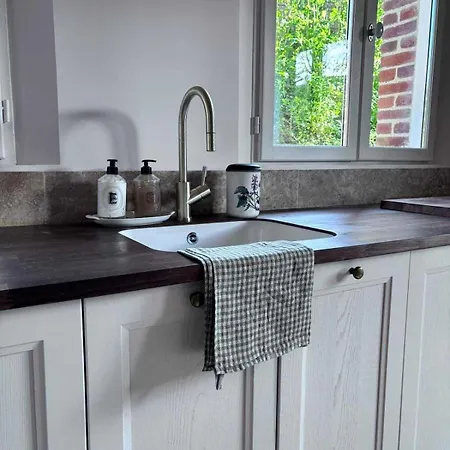 Exceptional 5 Bedroom House Near The *