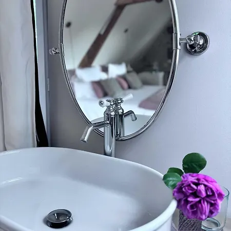 Exceptional 5 Bedroom House Near The 別荘