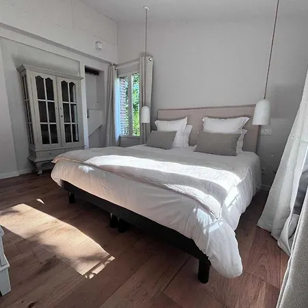 Holiday home Exceptional 5 Bedroom House Near The