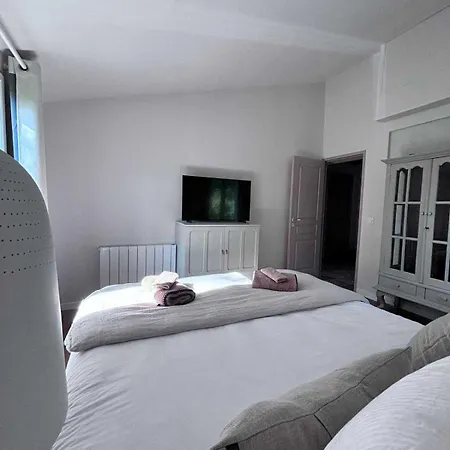 Holiday home Exceptional 5 Bedroom House Near The