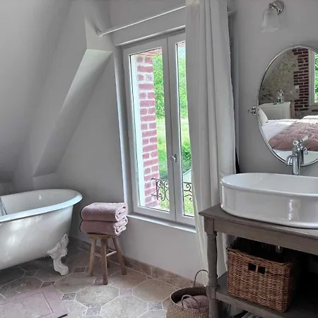 Exceptional 5 Bedroom House Near The 別荘 トルヴィル＝シュル＝メール