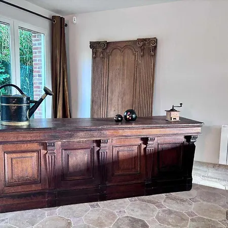 Exceptional 5 Bedroom House Near The *