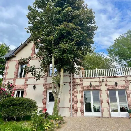 Exceptional 5 Bedroom House Near The *