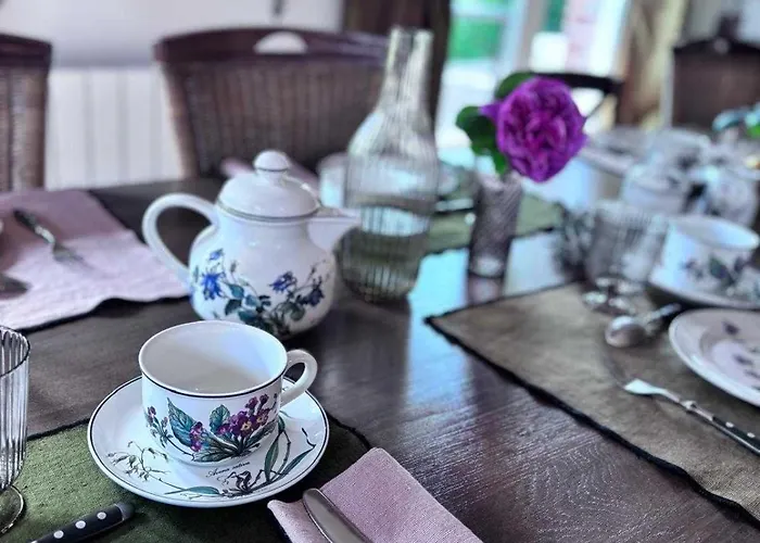 Exceptional 5 Bedroom House Near The