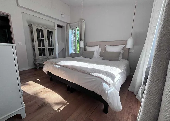 Vakantiehuis Exceptional 5 Bedroom House Near The